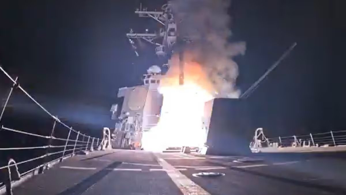 EE UU disparó más de una decena de misiles Tomahawk desde un buque de la Armada estadounidense desplegada en el golfo de Guinea