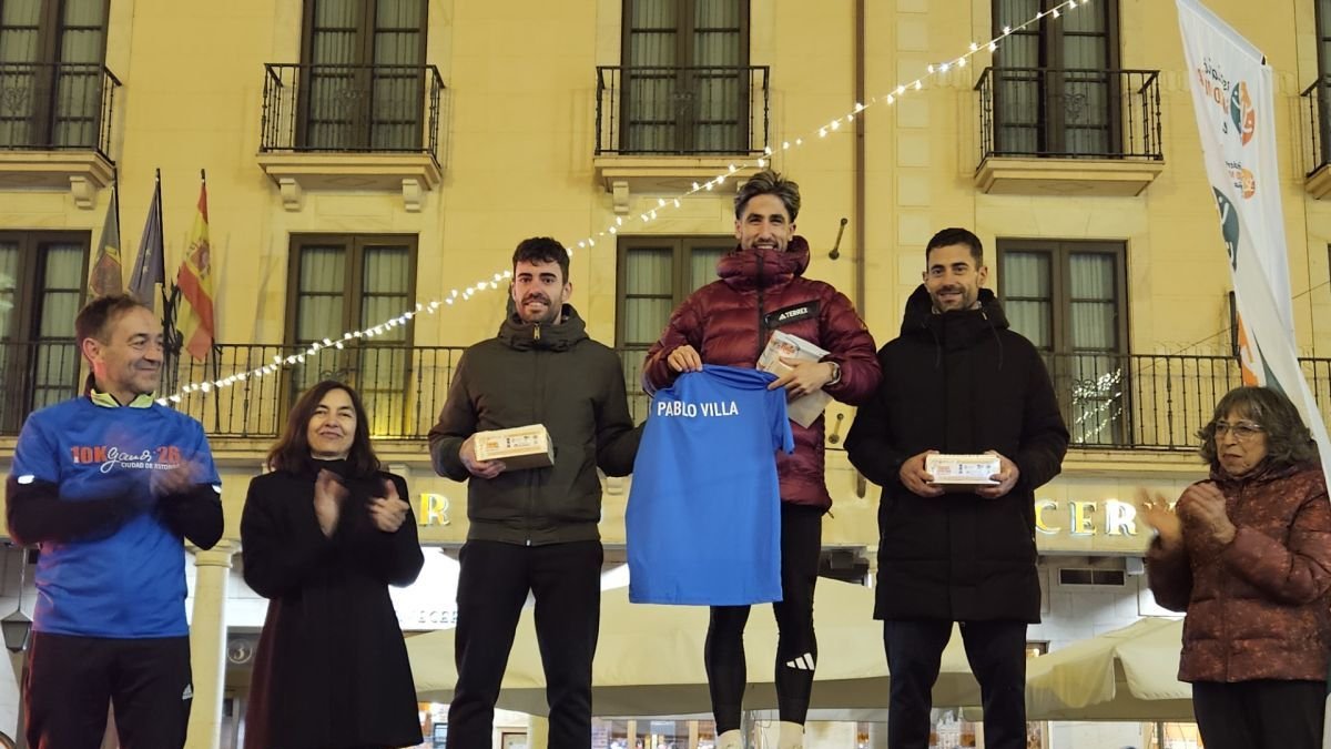 Pablo Villa en lo alto del podio masculino.