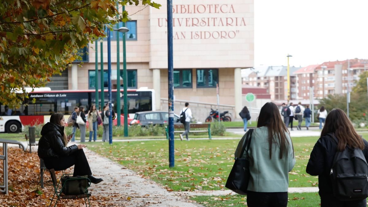 Se amplía el plazo de las ayudas a la primera matrícula universitaria en Castilla y León
