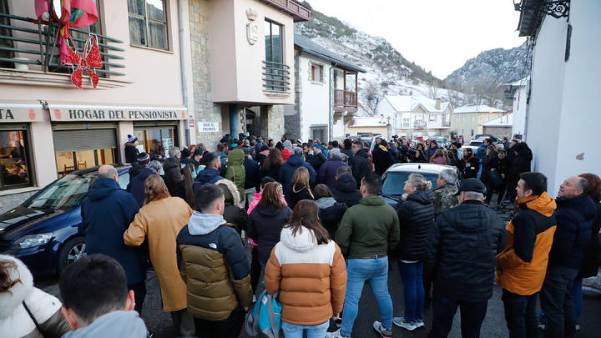 Vecinos durante una reunión mantenida la semana pasada.