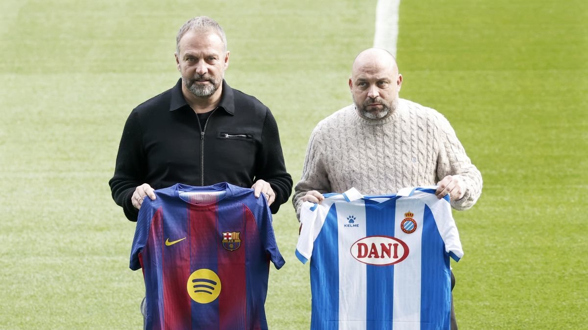 Hansi Flick y Manolo González posan antes del derbi.