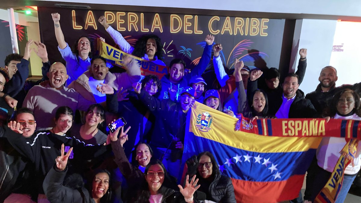 La comunidad venezolana de León recibe con alegría las noticias de Venezuela.