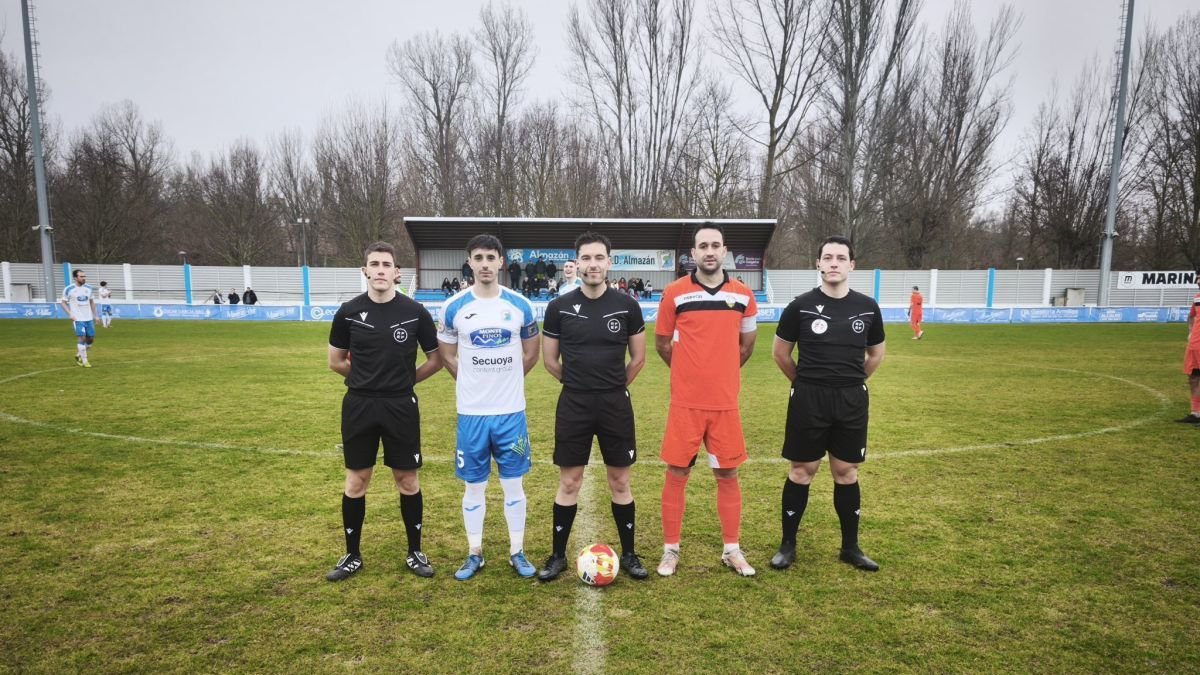 Foto previa al partido entre Almazán y CD La Virgen.