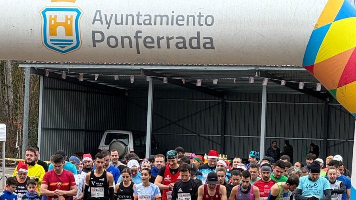 Momento previo a la salida de la novena edición de la San Silvestrín de Dehesas.
