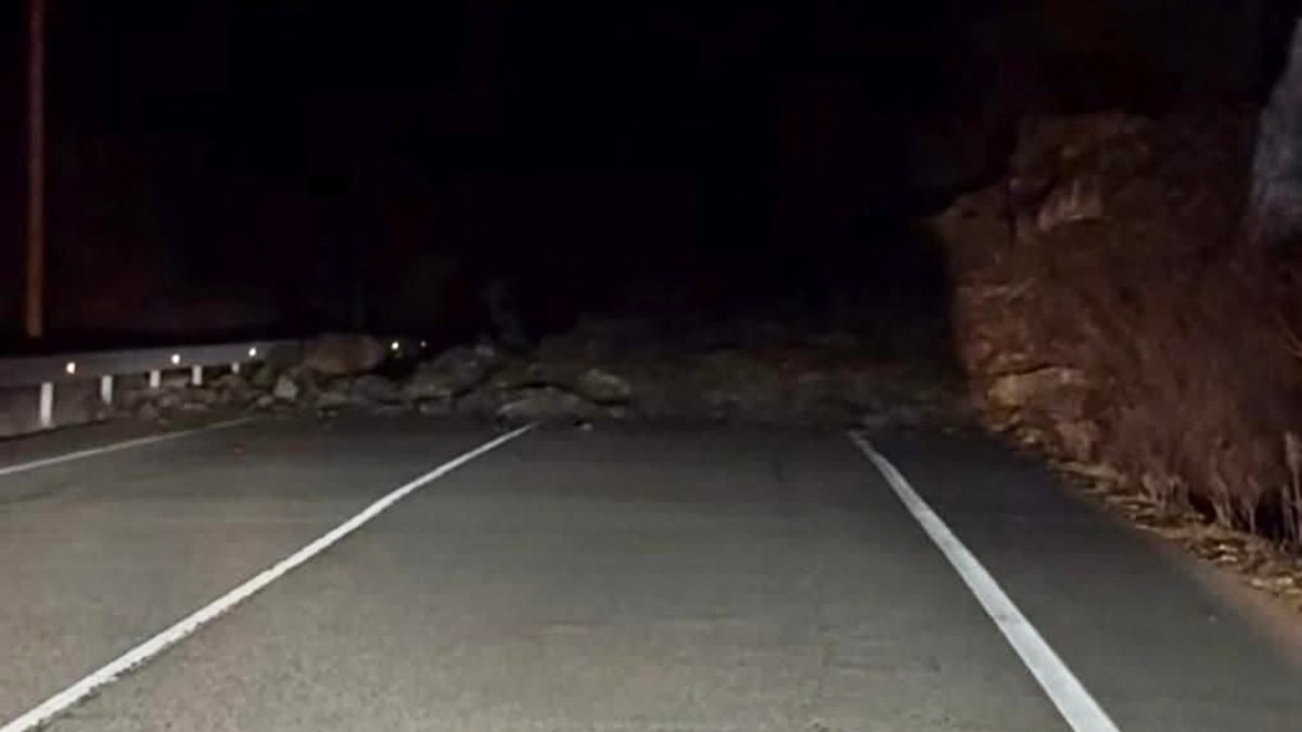 Argayo en la CL-631 en Páramo del Sil, anoche.