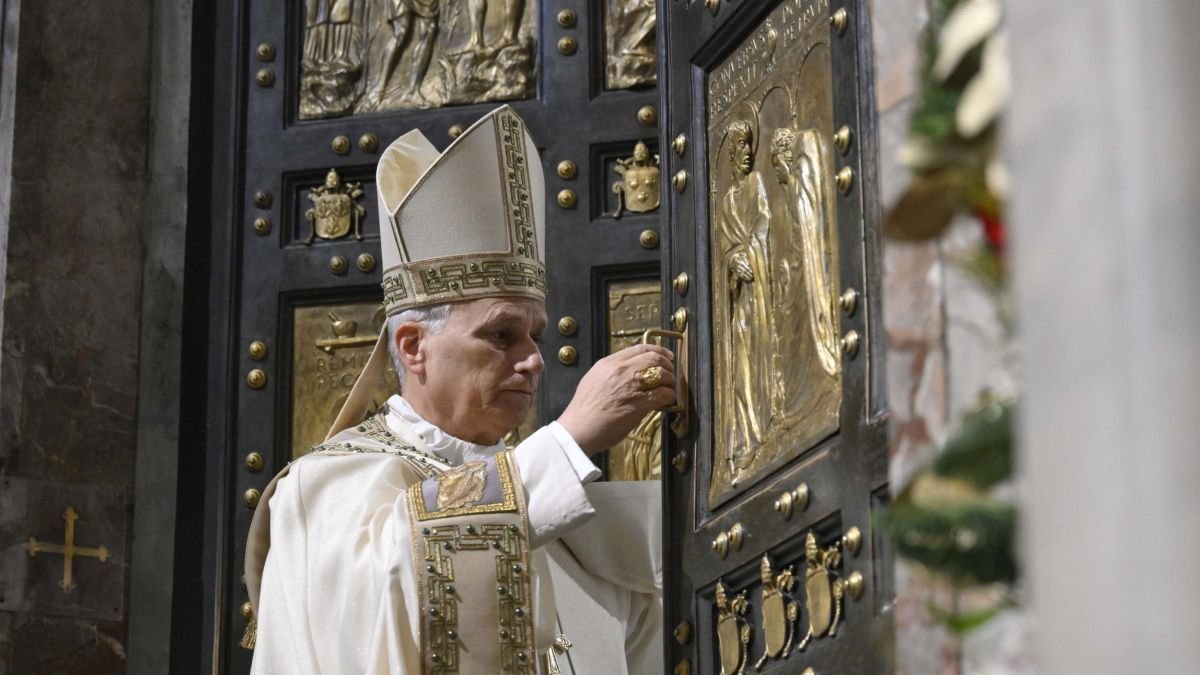 León XIV clausura el Jubileo con el cierre de la Puerta Santa del Vaticano.