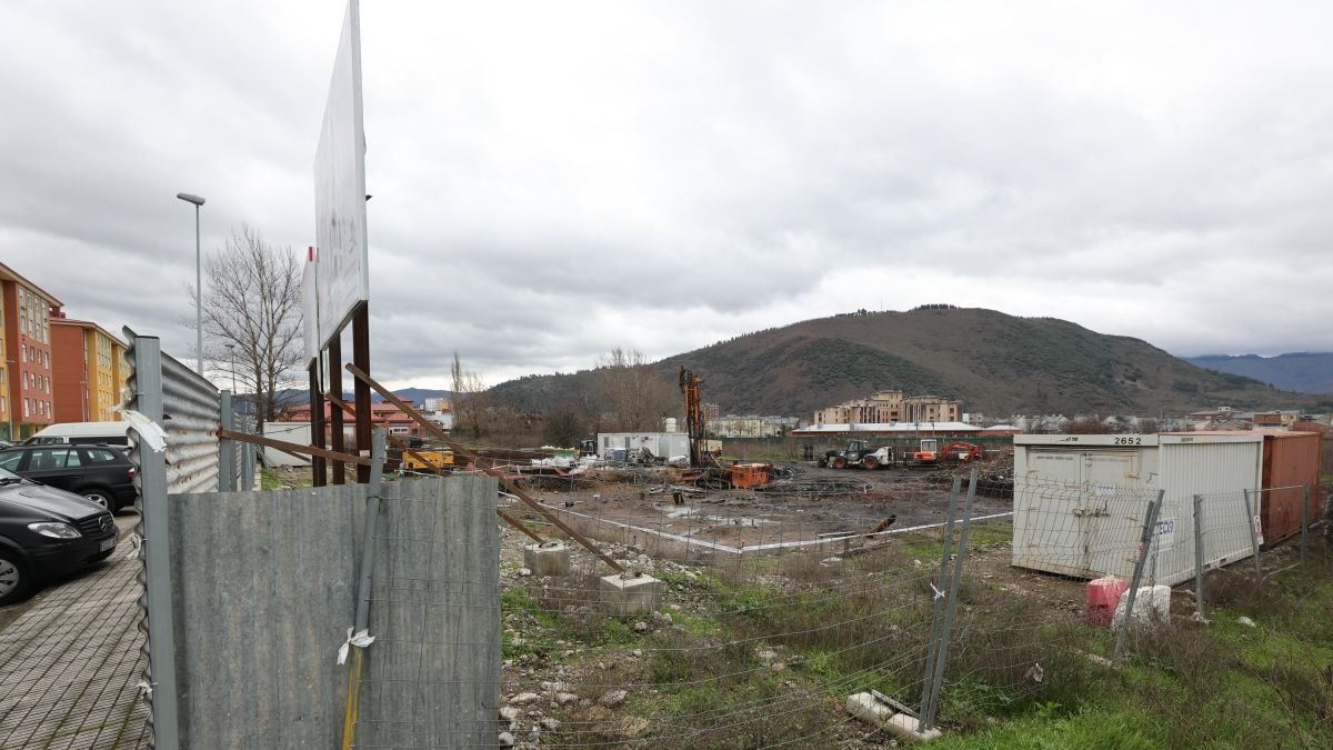 Imagen tomada ayer de las obras de las 20 viviendas para jóvenes en Ponferrada.
