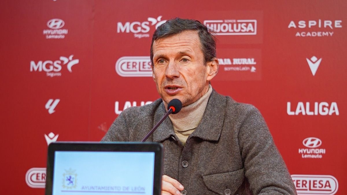 Cuco Ziganda en su rueda de prensa previa al partido.