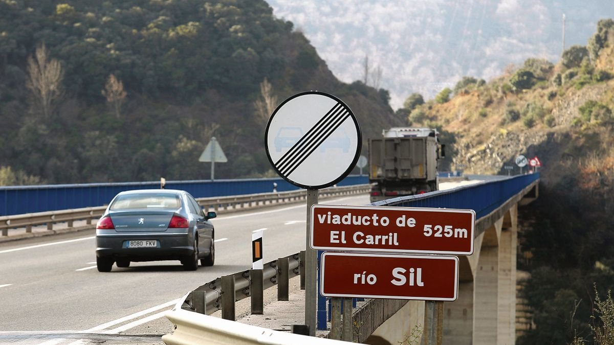 Carretera Nacional 120 en el Bierzo, para la que se prometió construir el tercer carril en la zona de Los Peares.