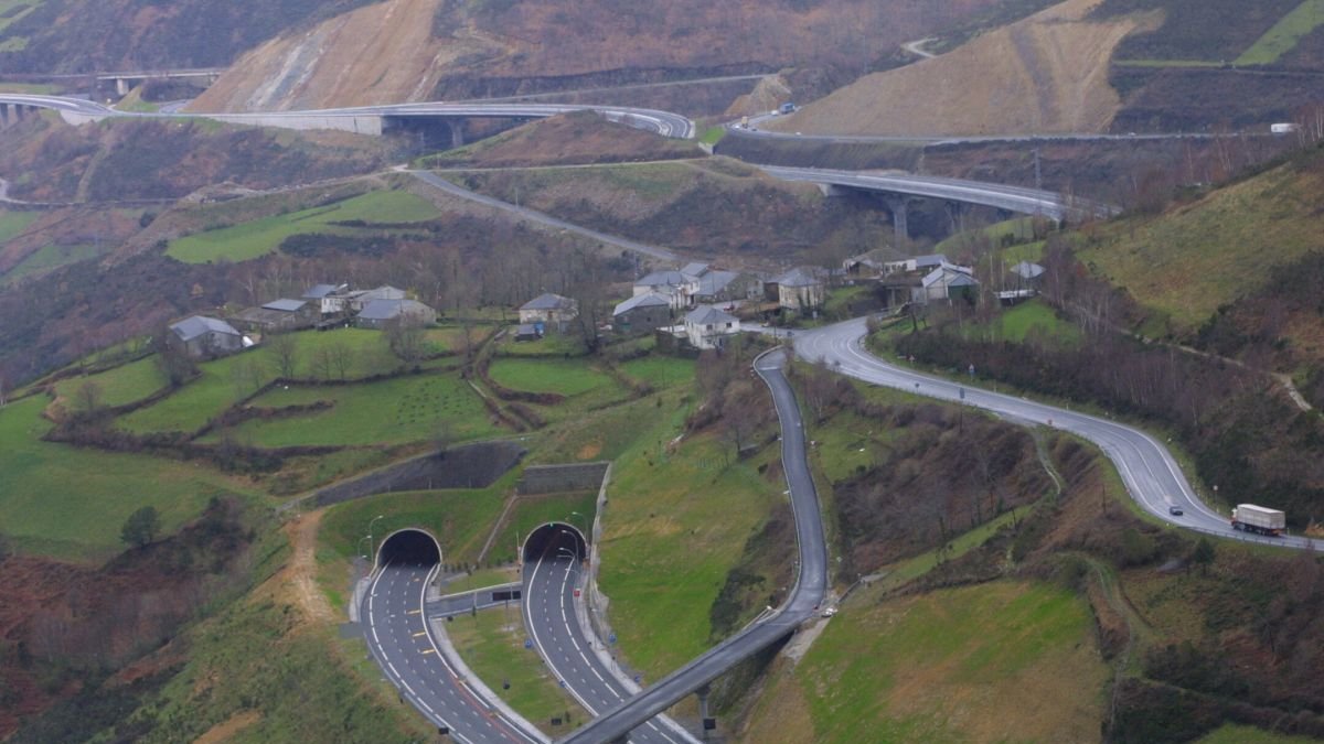 Las conexiones del Bierzo con Galicia mejorarán con la apertura íntegra de la A-54.
