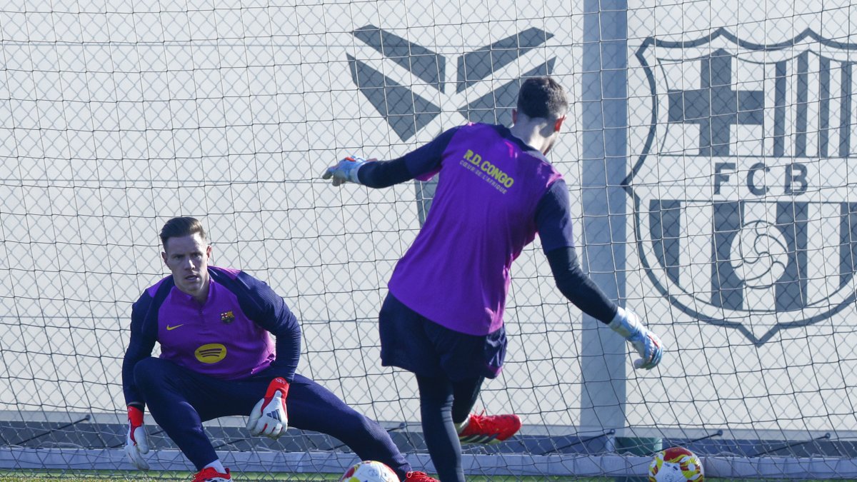 Entrenamiento previo del Barcelona antes de su viaje a Santander.