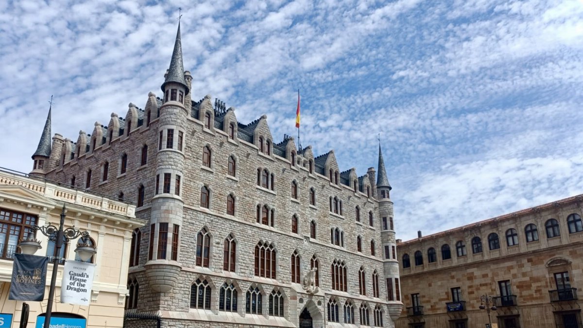 Museo Casa Botines Gaudí, uno de los principales atractivos turísticos que Turisleón promocionará en Fitur con motivo de la celebración del Año Gaudí al cumplirse el centenario del fallecimiento del arquitecto.