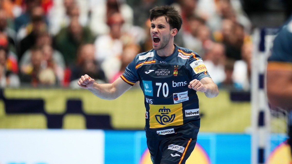 Dani Fernández celebra su gol contra Austria.