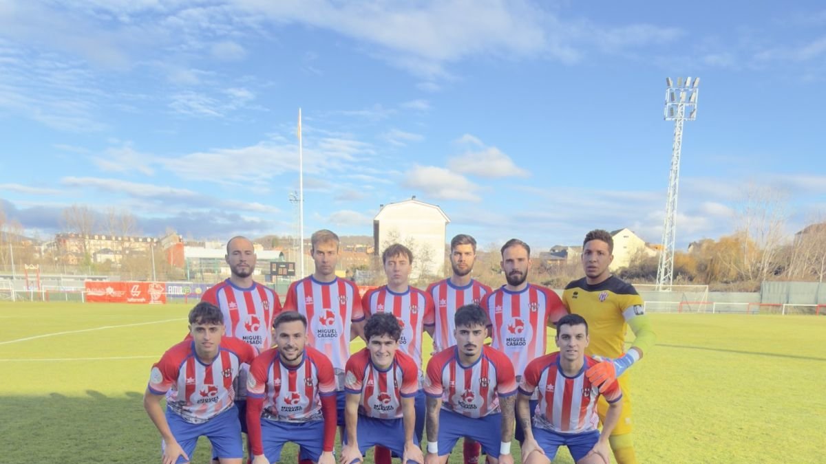 Once inicial del Atlético Bembibre que se enfrentó al Almazán.