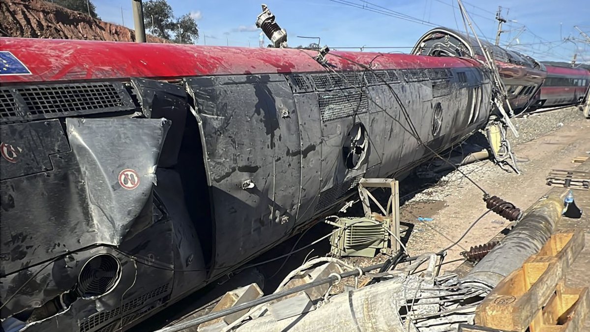 Vista del tren Iryo que descarriló ayer
