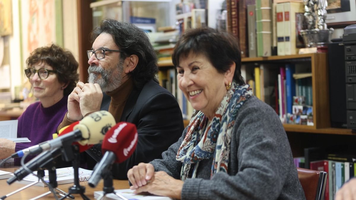 Mar Palacio, junto a Cavero, en una imagen de archivo de una rueda de prensa.