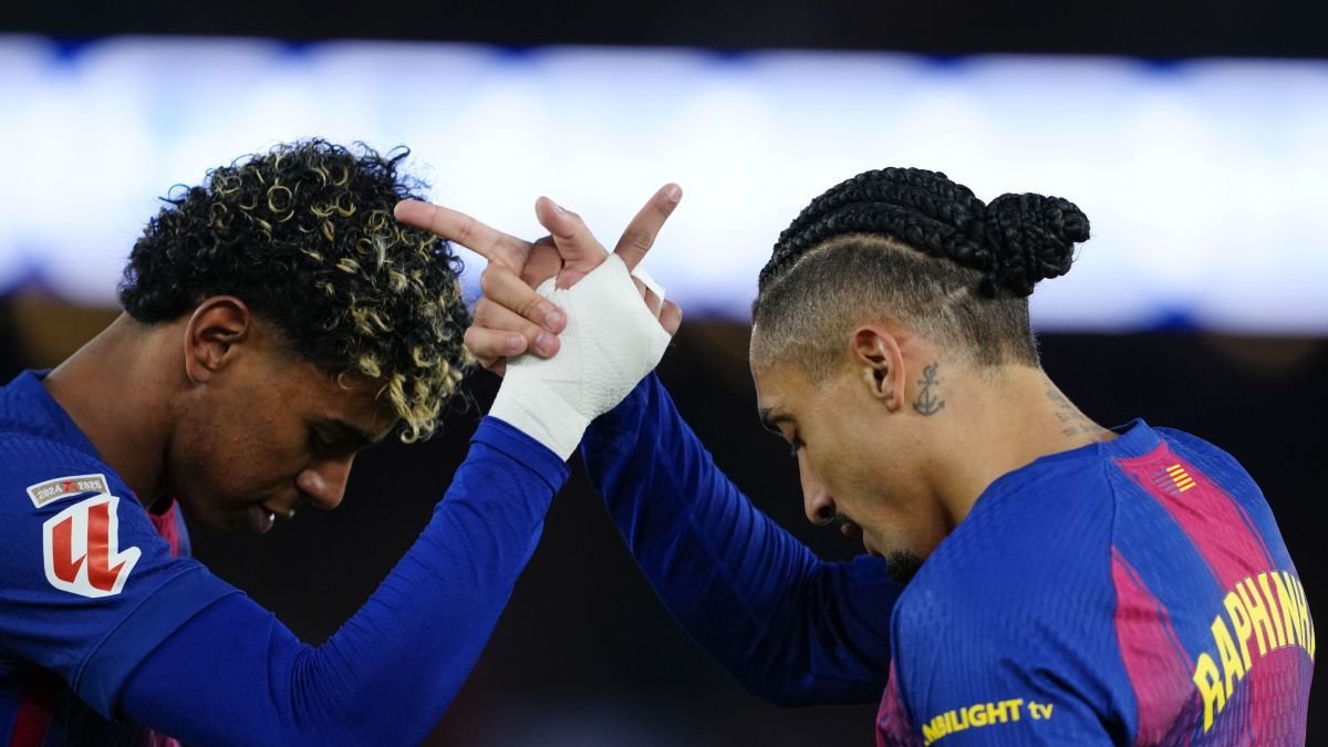 Yamal y Raphinha celebran uno de los goles logrados por el Barcelona.