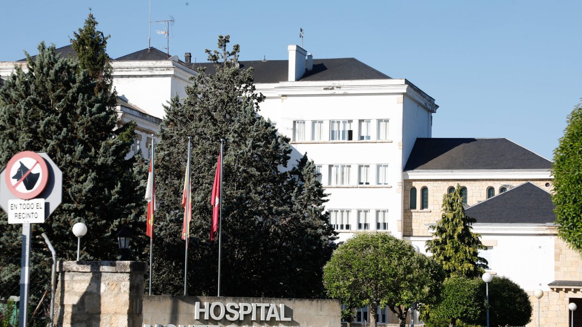 Fachada del Hospital Monte San Isidro.