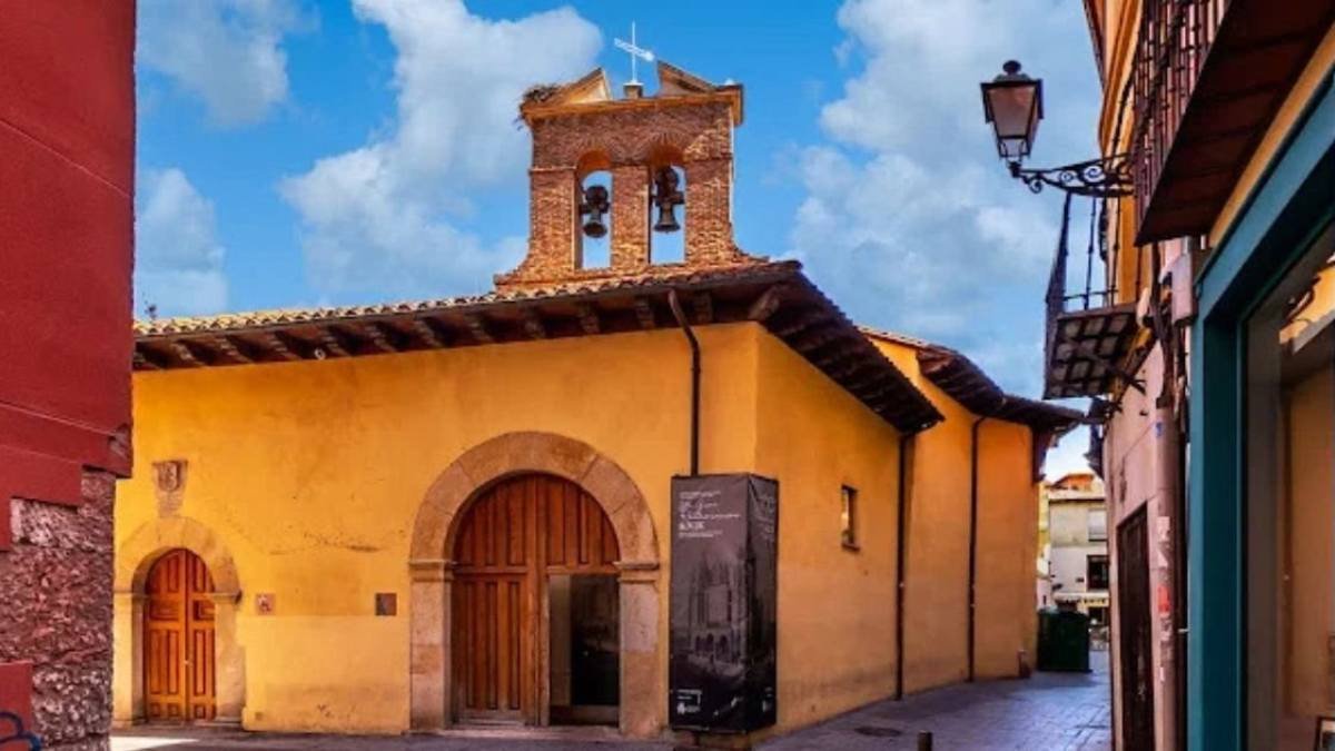 La Iglesia de Palat del Rey, considerada el templo más antiguo de León, ha reabierto sus puertas con una exposición que ya ha recibido más de 2.000 visitas en su primer mes