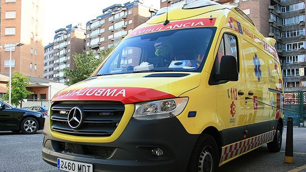 Archivo - Imagen de archivo de una ambulancia del Sacyl.