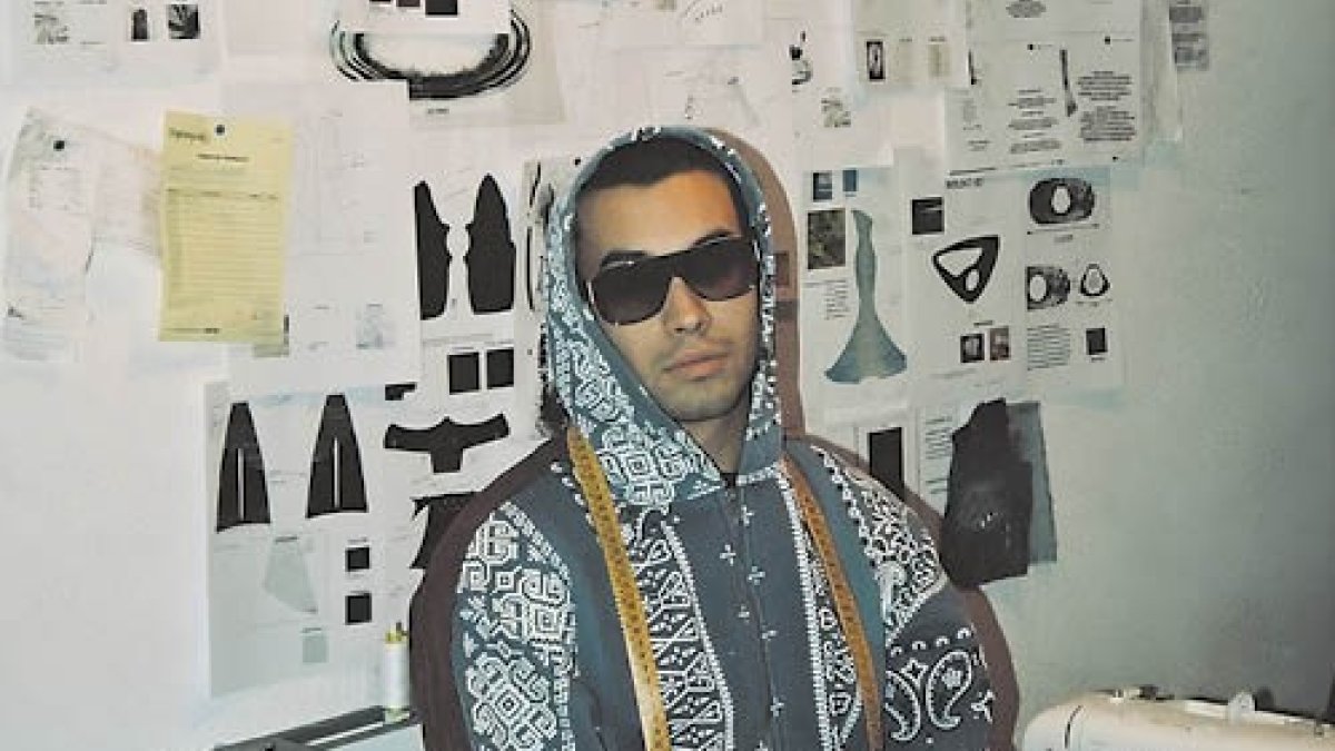 El diseñador leonés Erik Bruccia que participará en la Mercedes Benz Fashion Week.