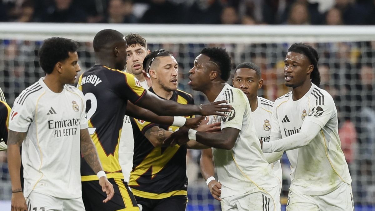 A lo largo del partido entre el Real Madrid y el Rayo hubo varias jugadas polémicas.