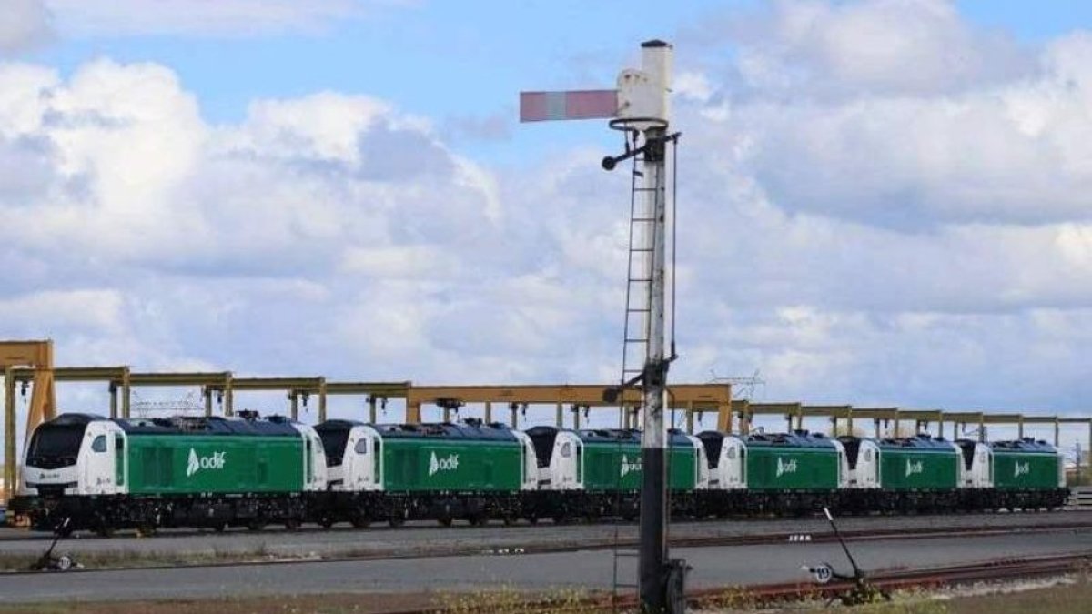 Locomotoras 336 del modelo que despliega la exploradora del AVE averiada