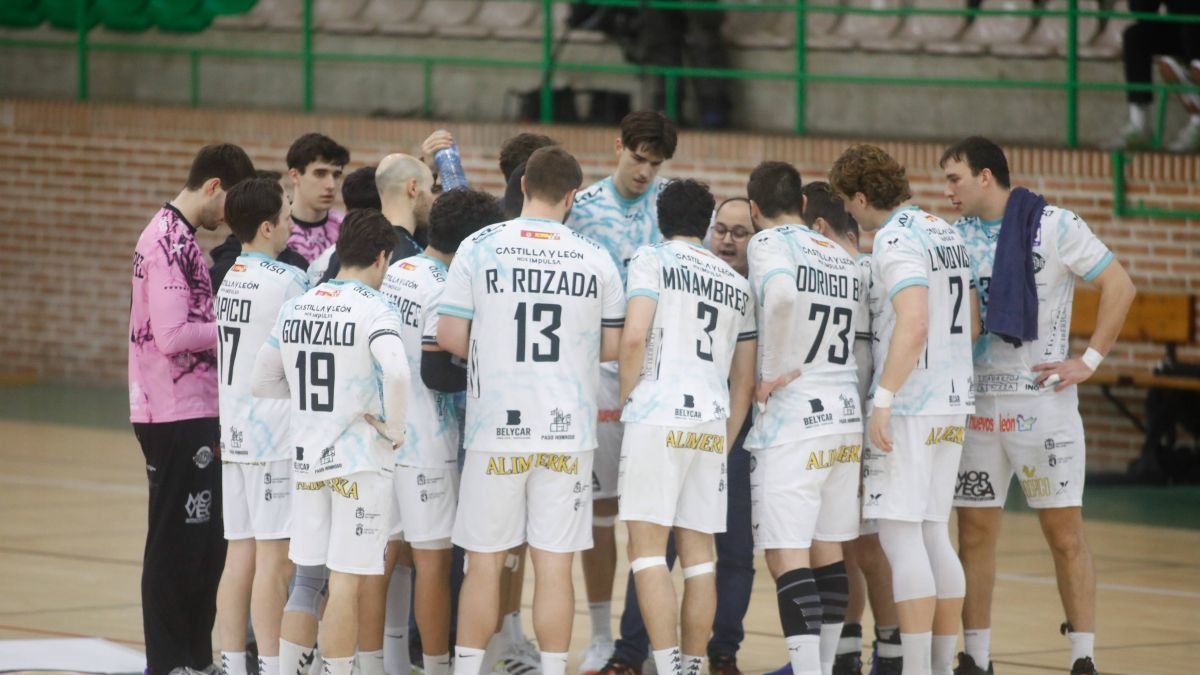 El Abanca Ademar regresa a la Liga tras el parón por los compromisos de las selecciones.