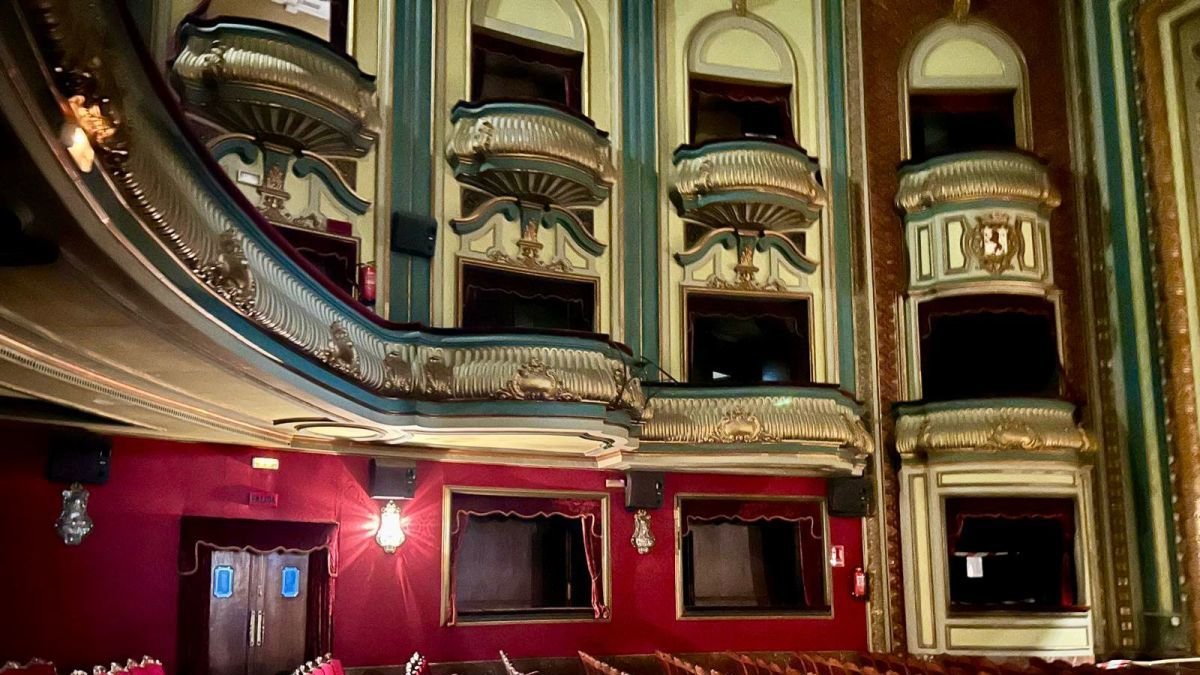 Imagen del teatro esperando una rehabilitación tras 20 años de espera.