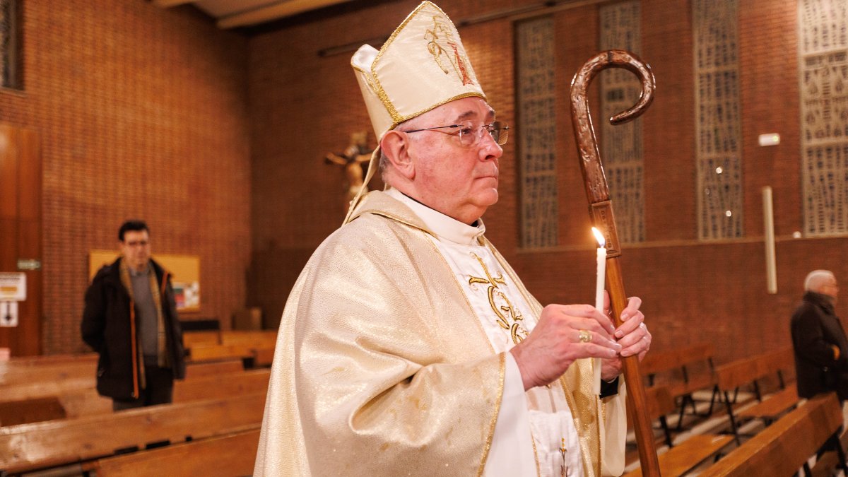 Celebración de las Candelas en la iglesia de San Lorenzo en León.