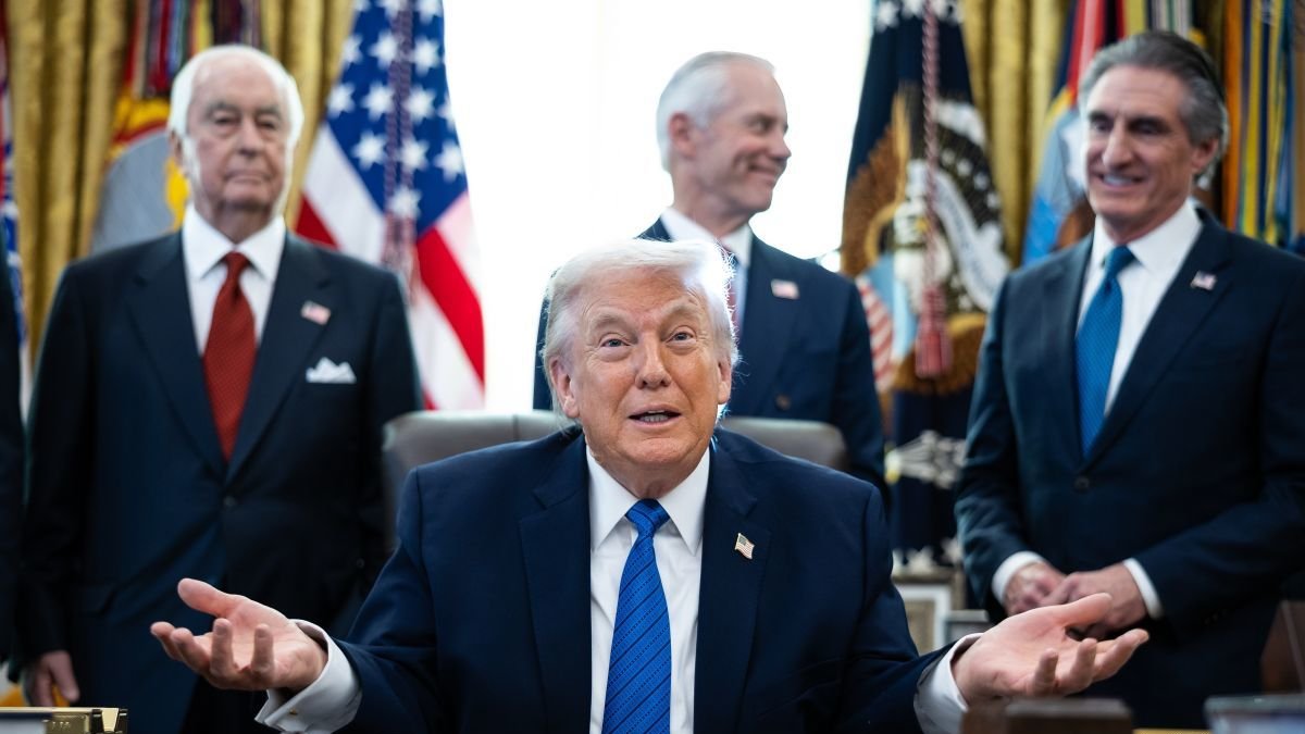 Trump ayer, en el Despacho Oval en un acto público.