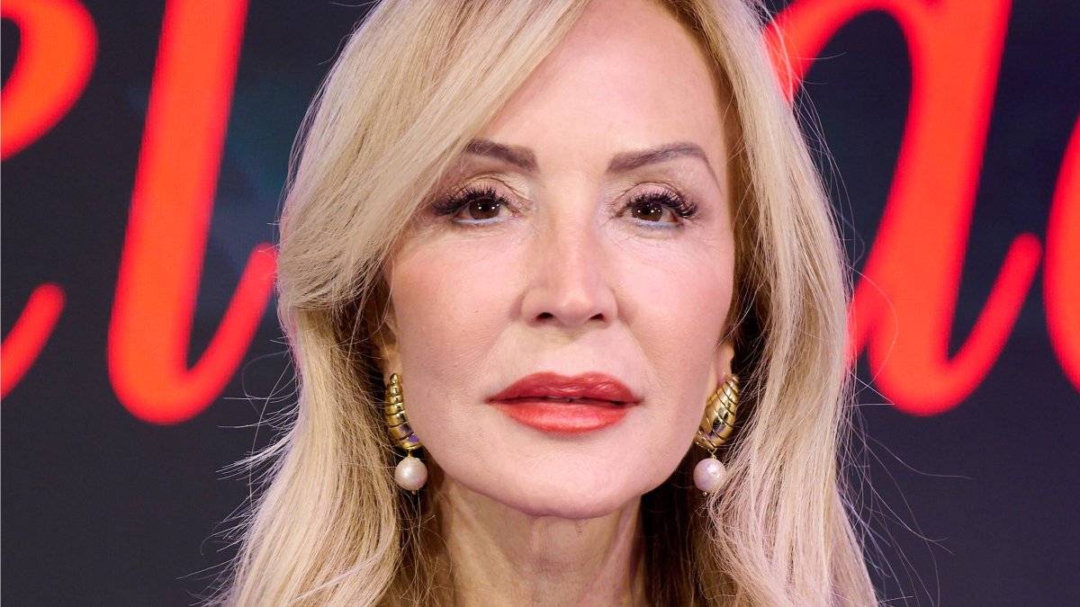 Carmen Lomana, con su estilo elegante y clásico, en un acto reciente donde volvió a acaparar todas las miradas