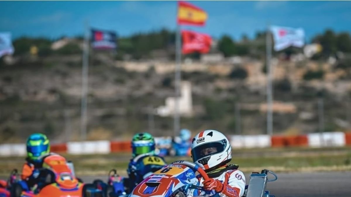 Aitor Otamendi en un momento de la carrera.