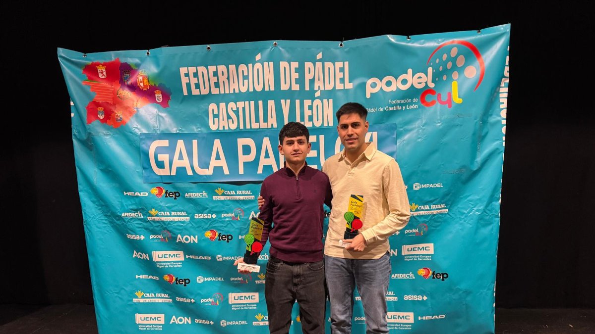 Diego Mantecón con su entrenador en Valladolid Cristian Pérez.