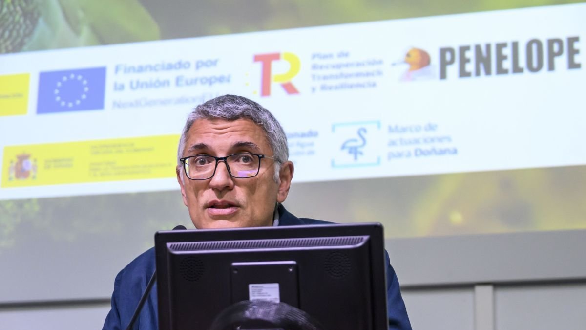 El leonés Eloy Revilla, director de Donaña, durante la presentación del informe.