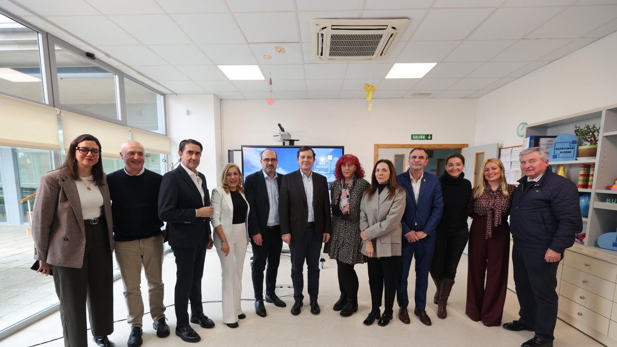 Mañueco estuvo hoy en Ponferrada y fue preguntado por los periodistas sobre el caso de los contratos de Ciuden que investiga el juzgado.