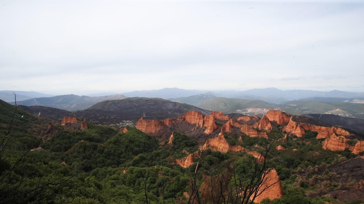 Vista panorámica de Las Médulas a finales de agosto.