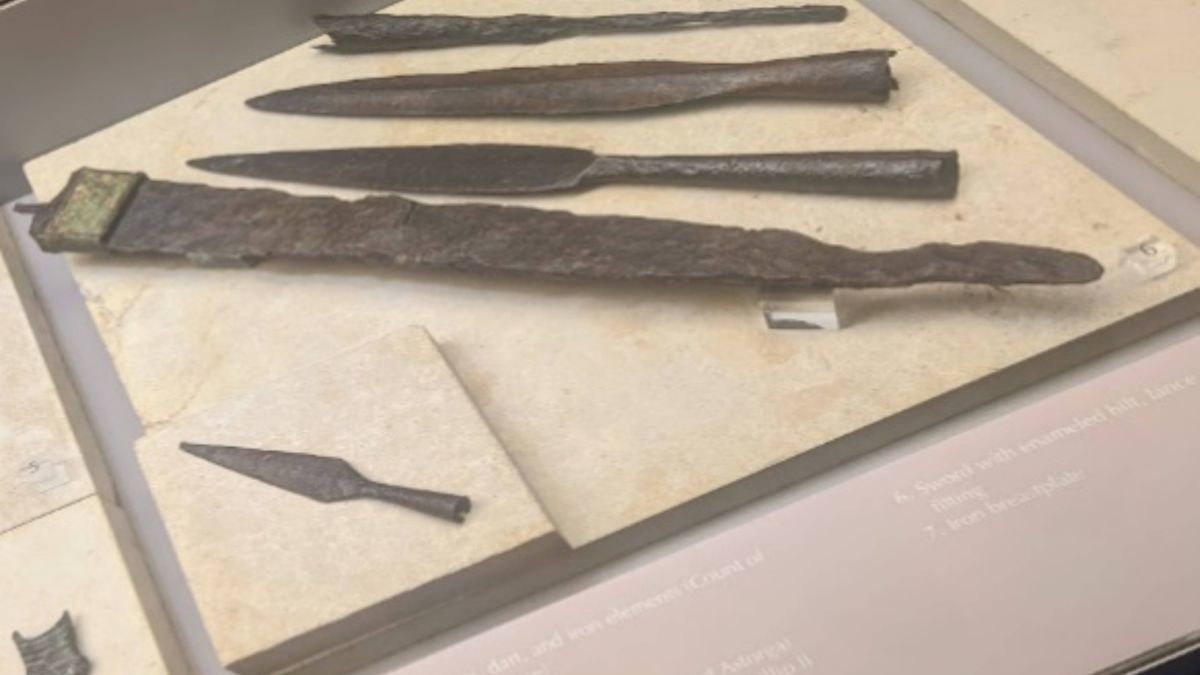 Espada de legionario romano expuesta en la zona dirigida a la Edad Media del Museo de León.