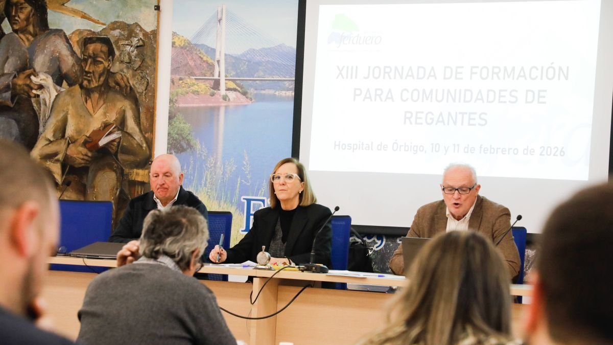 Lafuente, en el centro, junto a Eloy Bailez en la inauguración de las jornadas de Ferduero.