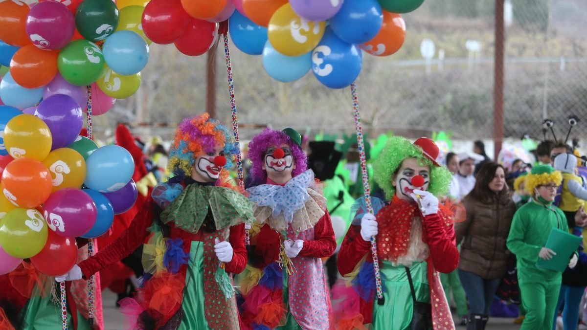 Participantes en las últimas ediciones del desfile de Carnaval de Toral de los Vados. l. de la mata