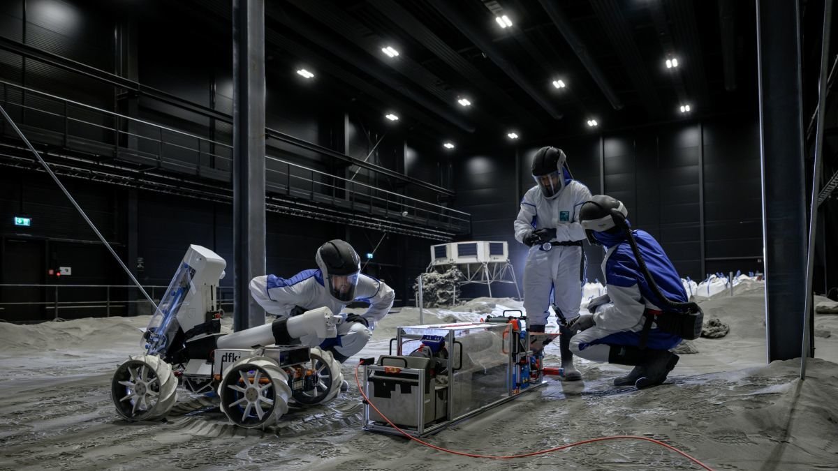 Imagen de las pruebas realizadas con materiales simulados de regolito en el proyecto de Mateo Rejón.