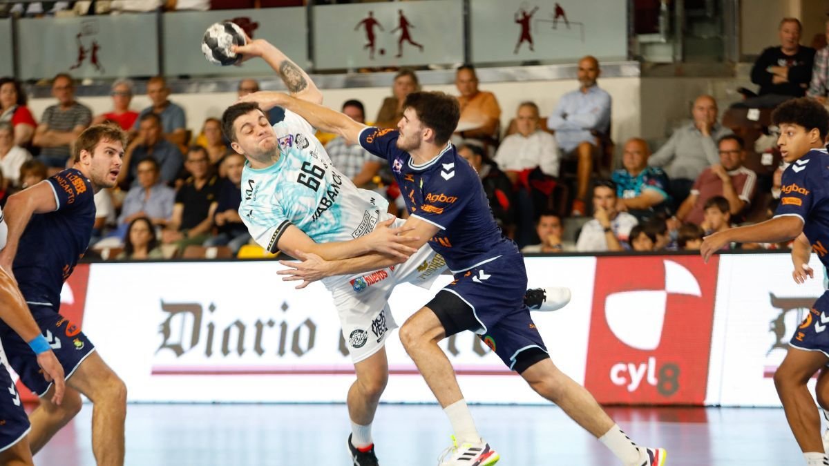 Abanca Ademar y Granollers se enfrentaron en la primera vuelta en el Palacio de Deportes con triunfo para los vallesanos.