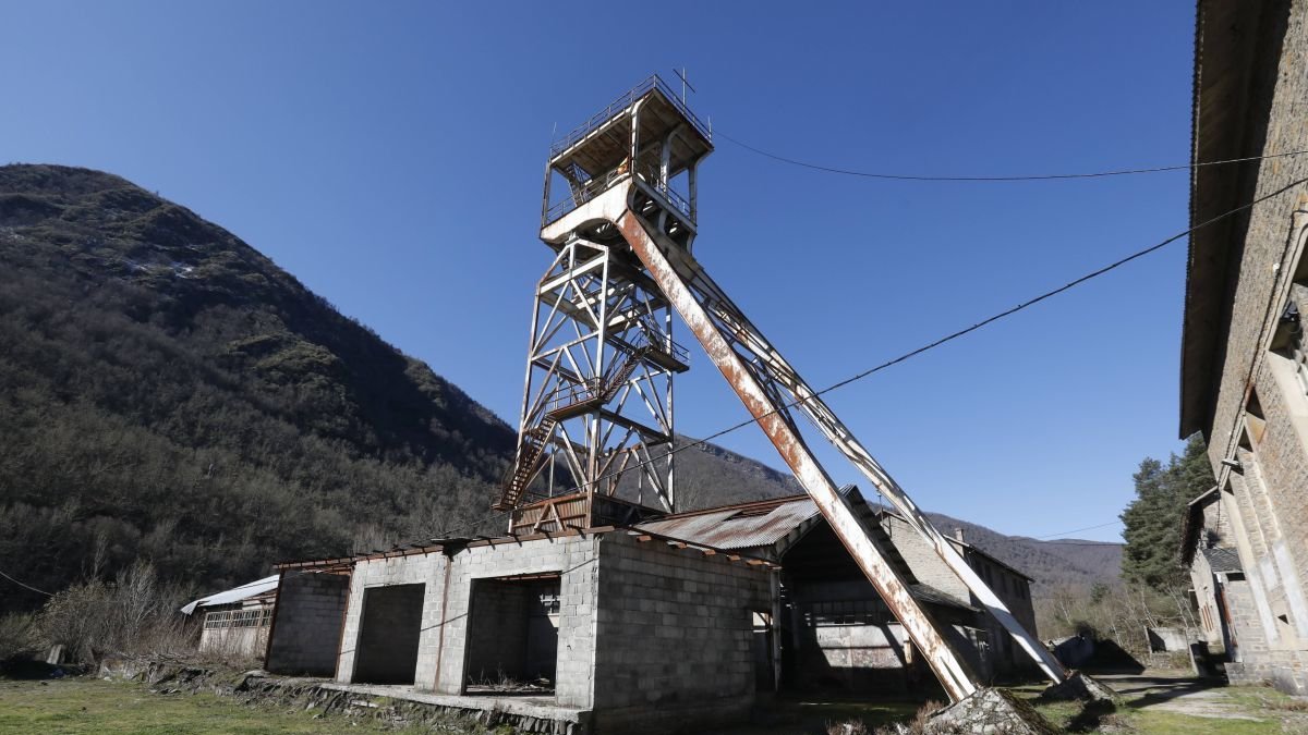 Vista del Pozo María, en Caboalles de Abajo.