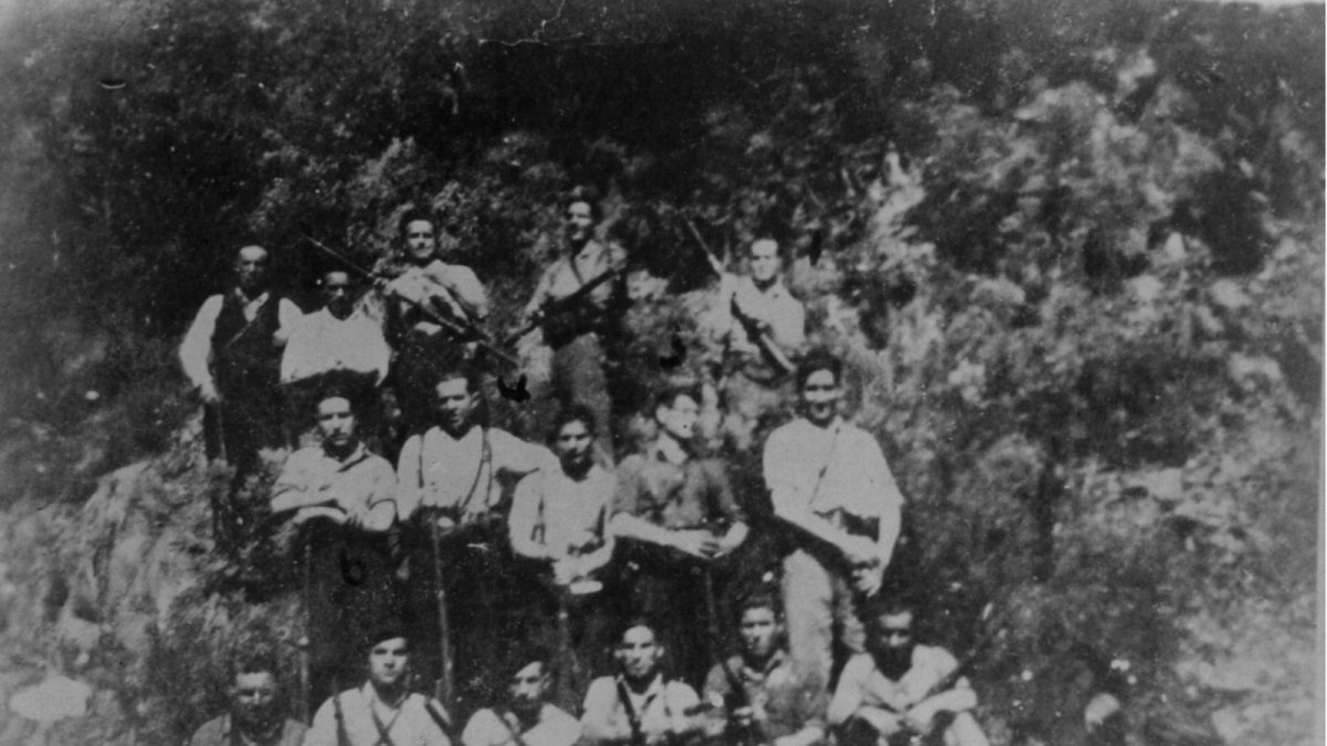 Imagen de un grupo de guerrilleros, entre los que está Manuel Girón, tomada en abril de 1942 en Ferradillo.