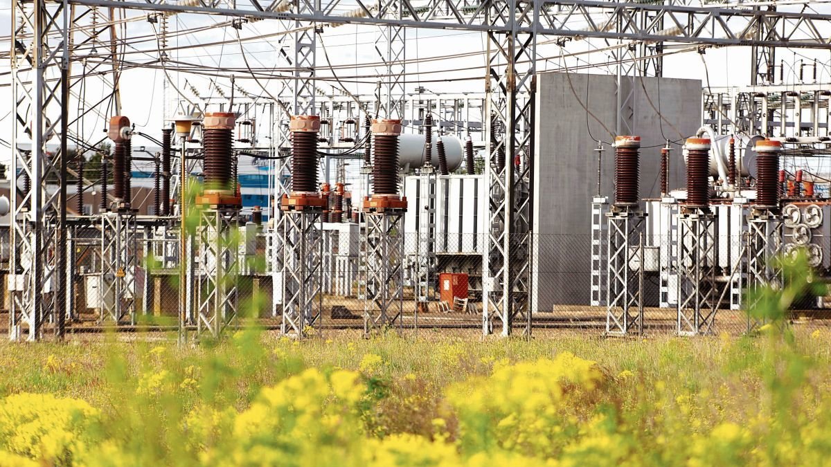 El alcalde de Onzonilla denuncia que la subestación de Vilecha está saturada y no puede dar más altas eléctricas.