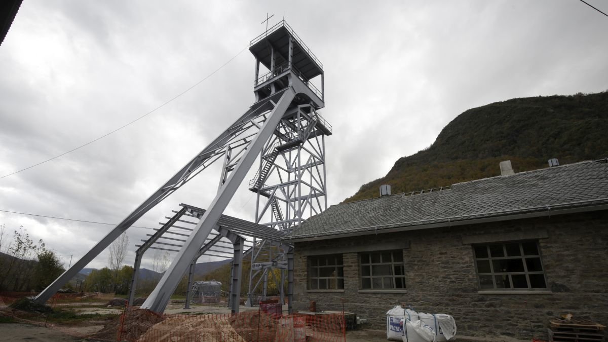 Instalaciones del Pozo María, en Caboalles de Abajo.