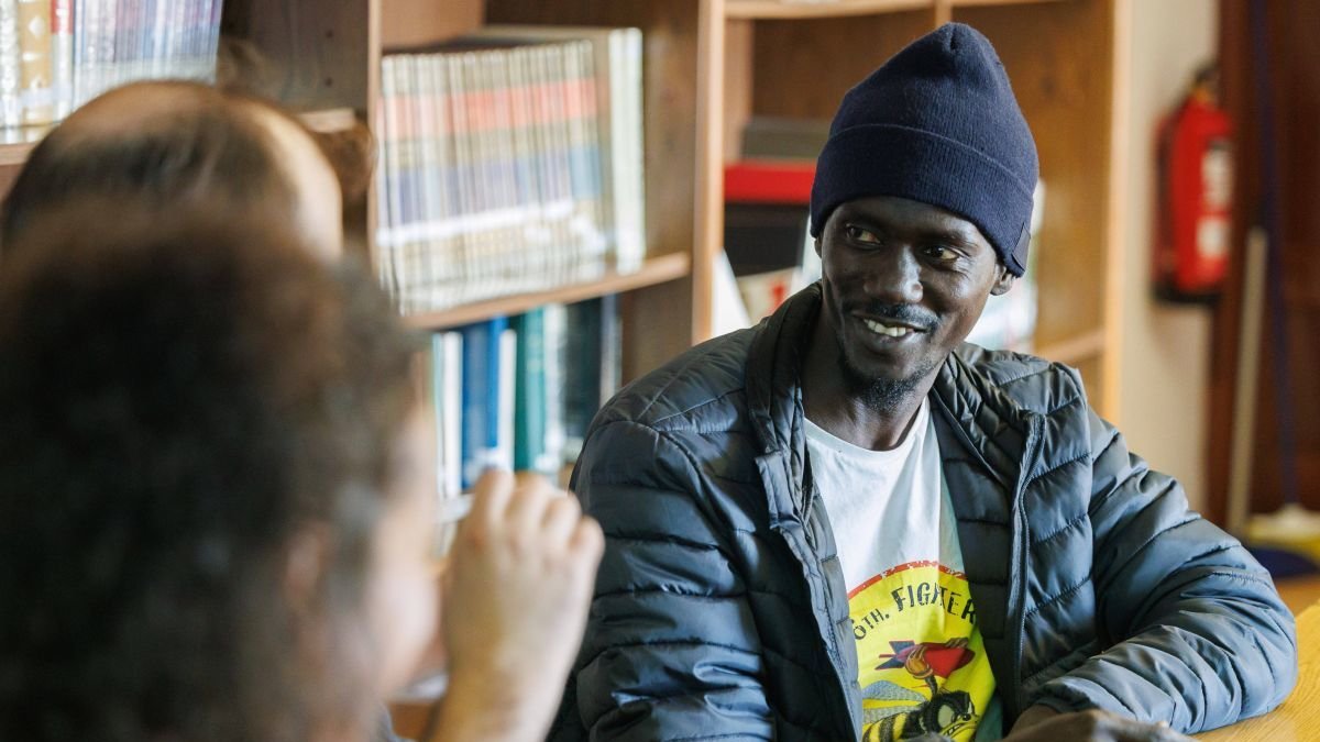 Abdul, uno de los participantes en la película comunitaria de Marcos Roddie en La Fontana.