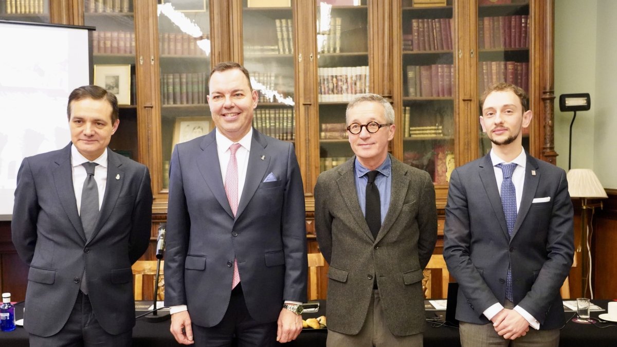 Fundos presenta el Plan Especial del Museo Casa Botines Gaudí con la participación del consultor y exsecretario de Estado de Cultura José María Lasalle.
