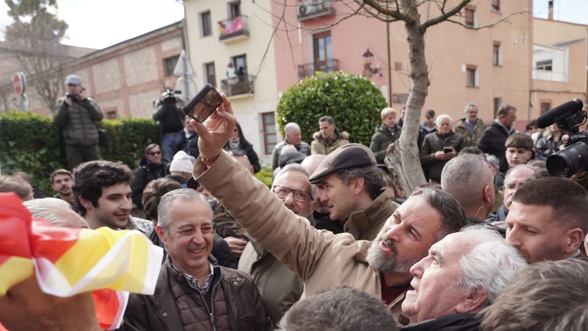Vox se hace un selfie ayer, en Peñafiel.