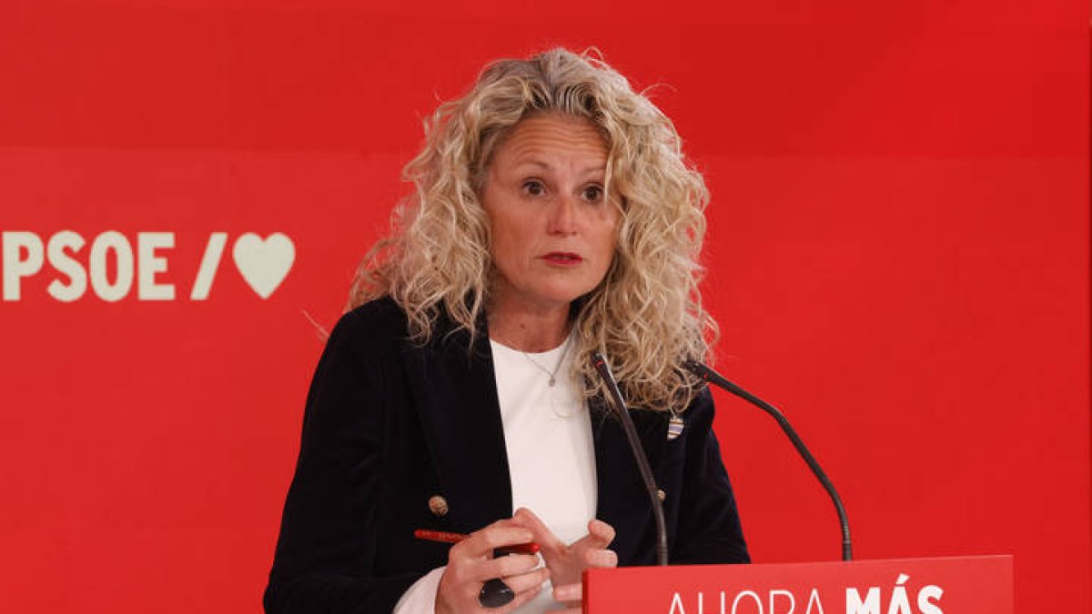 MADRID, 23/02/2026.- La portavoz de la Comisión Ejecutiva Federal del PSOE, Montse Mínguez durante la rueda de prensa posterior a la reunión de la Comisión, este lunes en Madrid. EFE/ Zipi Aragon
